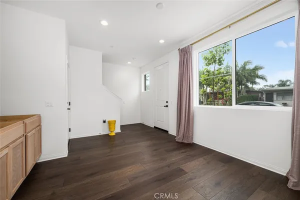 $738,750 | 5860 Linden Avenue, Unit 8, Long Beach, CA 90805