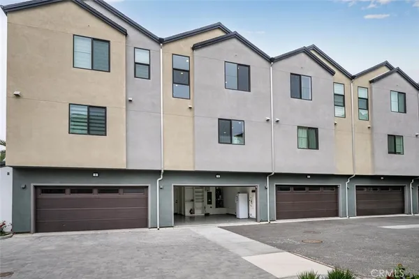 $738,750 | 5860 Linden Avenue, Unit 8, Long Beach, CA 90805