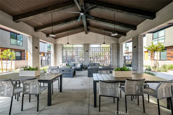 $738,750 | 5860 Linden Avenue, Unit 8, Long Beach, CA 90805