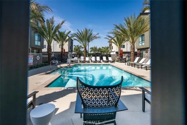 $738,750 | 5860 Linden Avenue, Unit 8, Long Beach, CA 90805