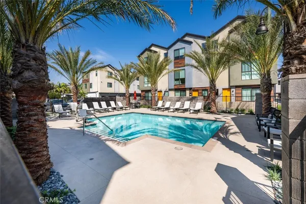 $738,750 | 5860 Linden Avenue, Unit 8, Long Beach, CA 90805