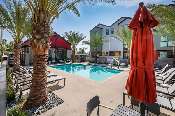 $738,750 | 5860 Linden Avenue, Unit 8, Long Beach, CA 90805