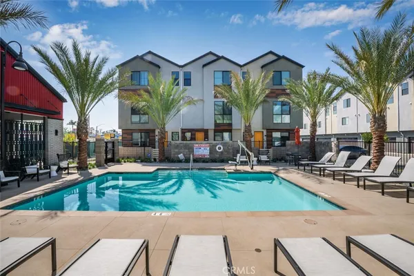 $738,750 | 5860 Linden Avenue, Unit 8, Long Beach, CA 90805