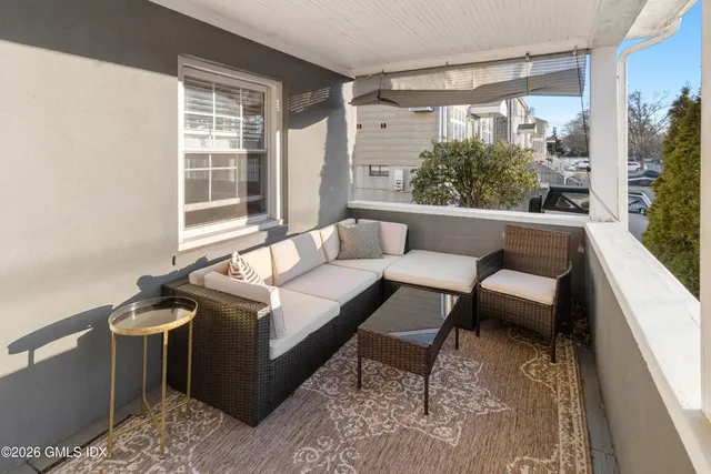 $3,400 | 35 Hollow Wood Lane, Unit 1, Greenwich, CT 06831