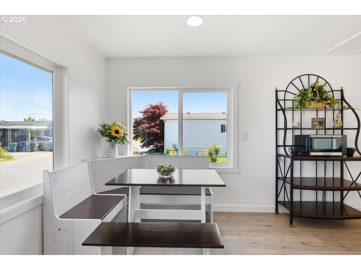 151 Edwards Road South, Unit 69 Monmouth, OR 97361 - Photo 6 of 33 Dining Room