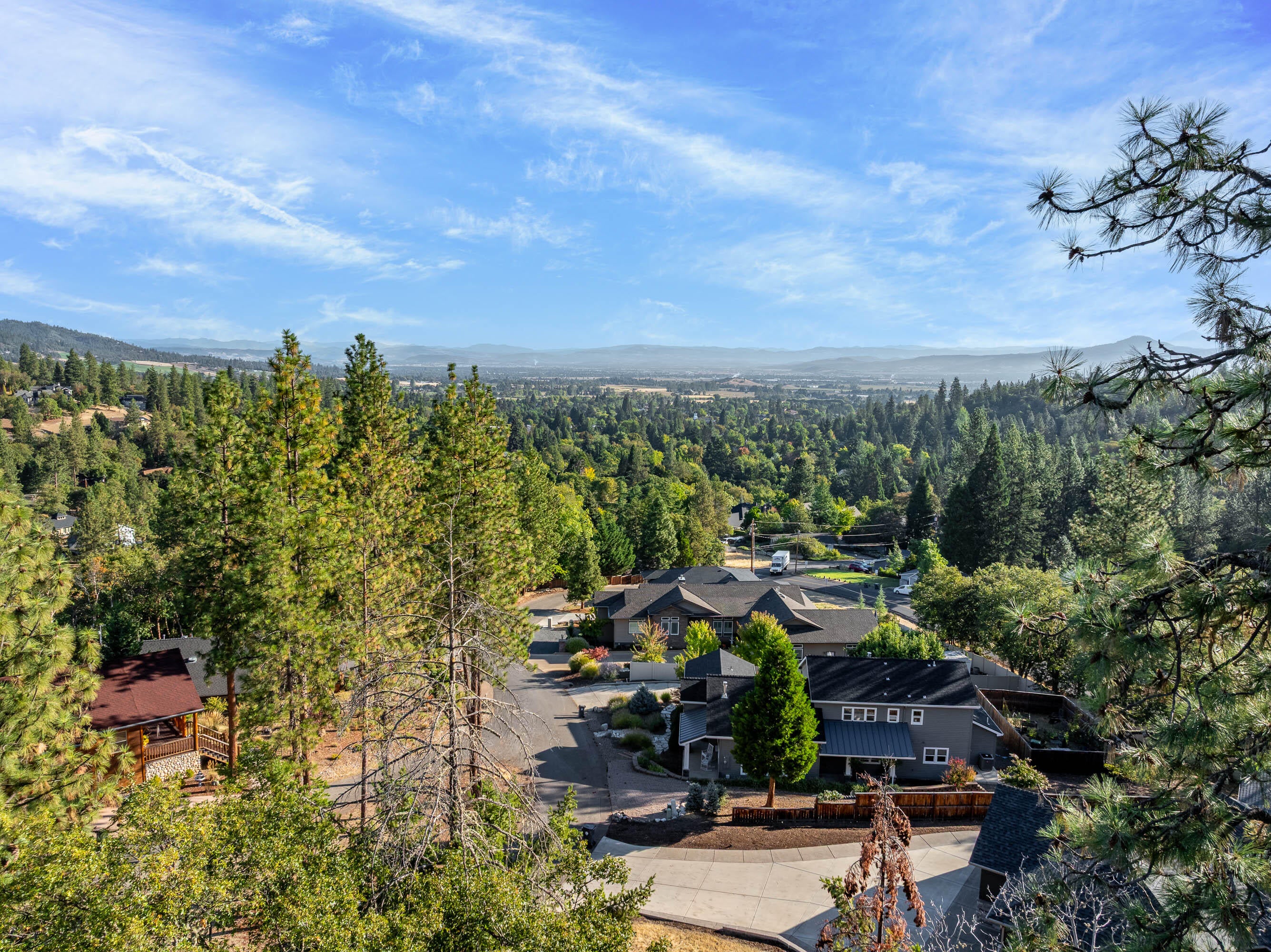 955 Granite Ridge Circle Jacksonville, OR 97530 - Photo 2 of 20 EXT (2 of 6)