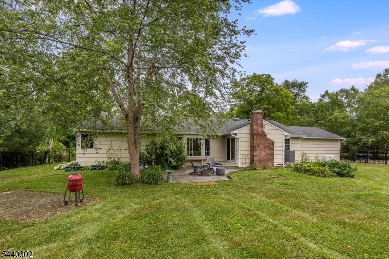 24 Brookfield Way Mendham, NJ 07945 - Photo 29 of 32