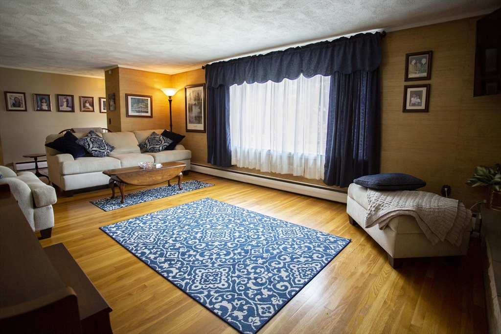 17 Outlook Road Wakefield, MA 01880 - Photo 3 of 38 Gallery Image 3