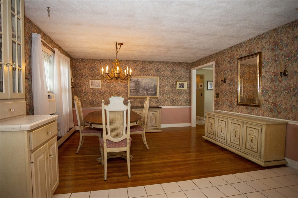 17 Outlook Road Wakefield, MA 01880 - Photo 7 of 38 Gallery Image 7