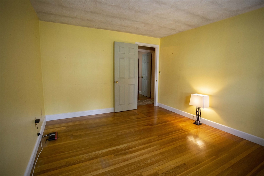 17 Outlook Road Wakefield, MA 01880 - Photo 9 of 38 Gallery Image 9