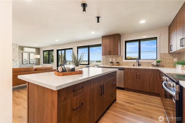 $849,950 | 406 South 144th Street, Burien, WA 98168