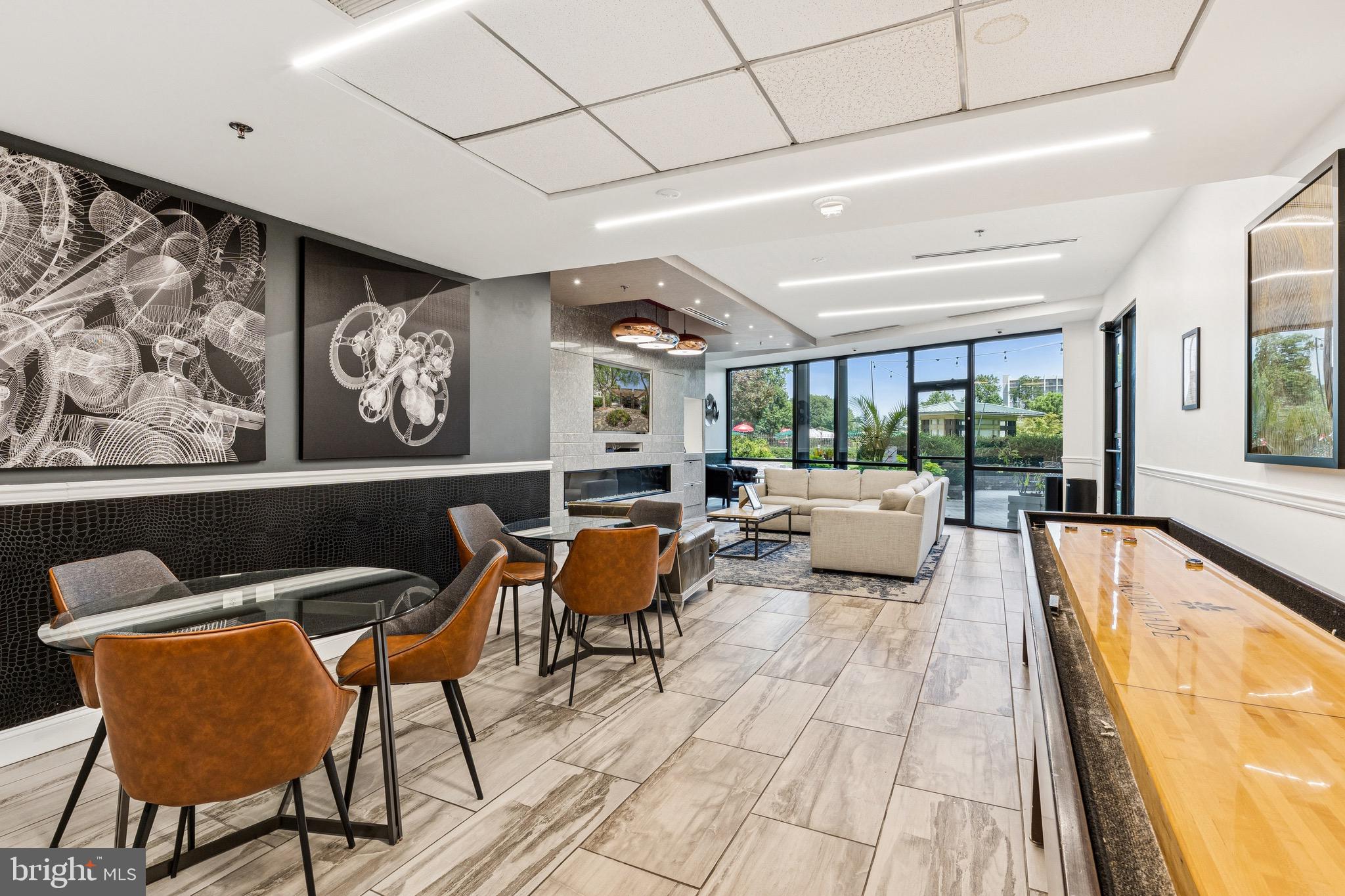 5225 Pooks Hill Road, Unit 220N Bethesda, MD 20814 - Photo 28 of 51 Promenade Lounge