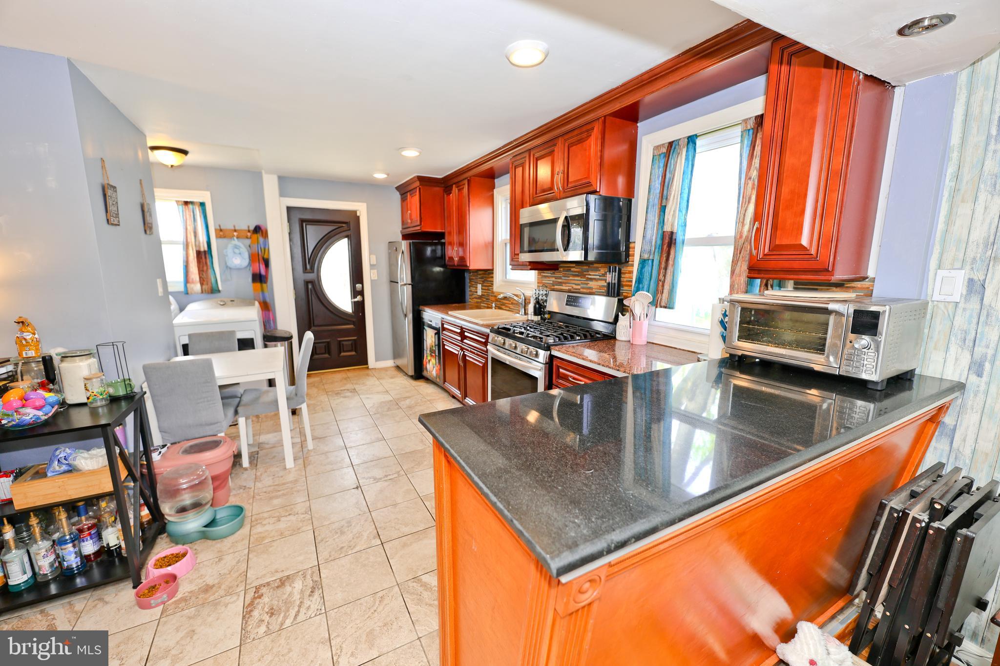 204 Upland Road Brookhaven, PA 19015 - Photo 8 of 33 Gallery Image 8