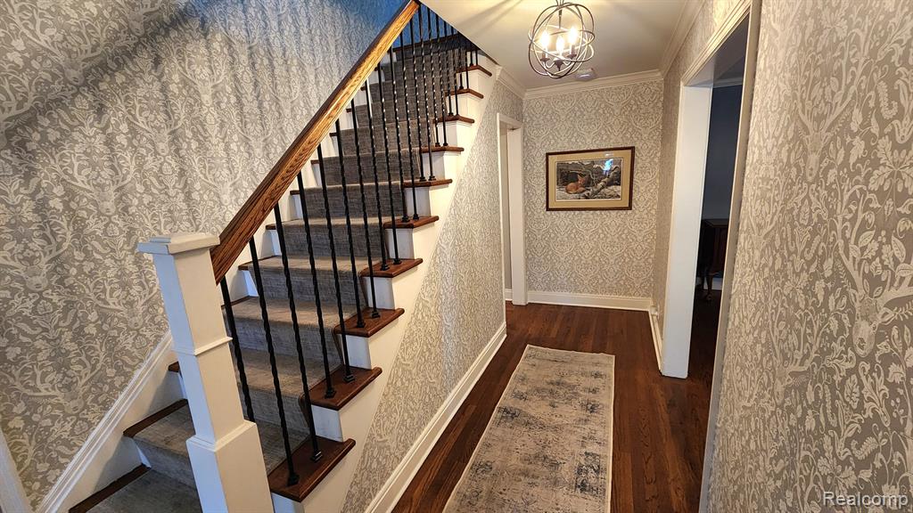 1031 Cadieux Road Grosse Pointe Park, MI 48230 - Photo 3 of 33