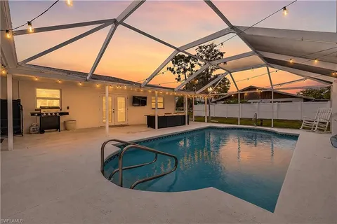 $429,000 | 2333 Dover Avenue, Fort Myers, FL 33907