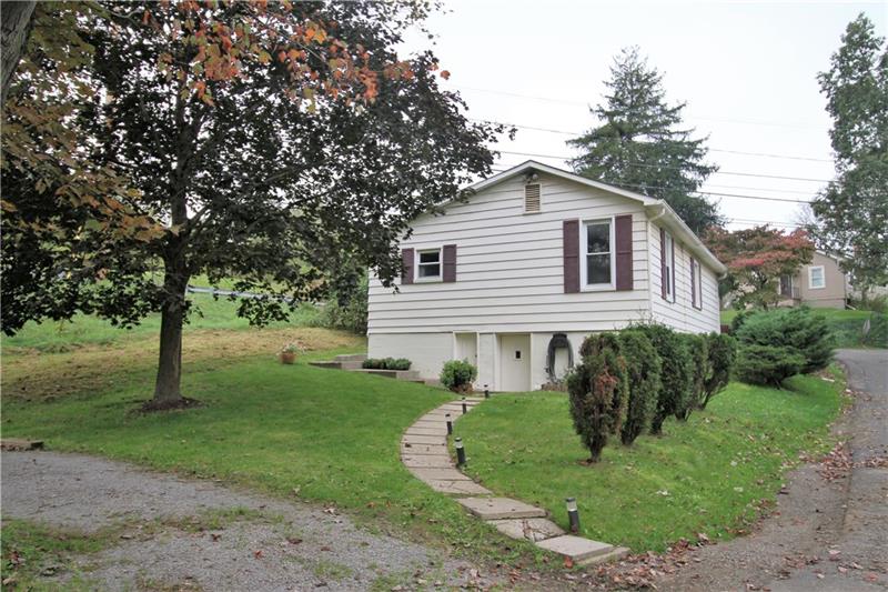 1294 Chapel Road Monaca, PA 15061 - Photo 3 of 12 Gallery Image 3