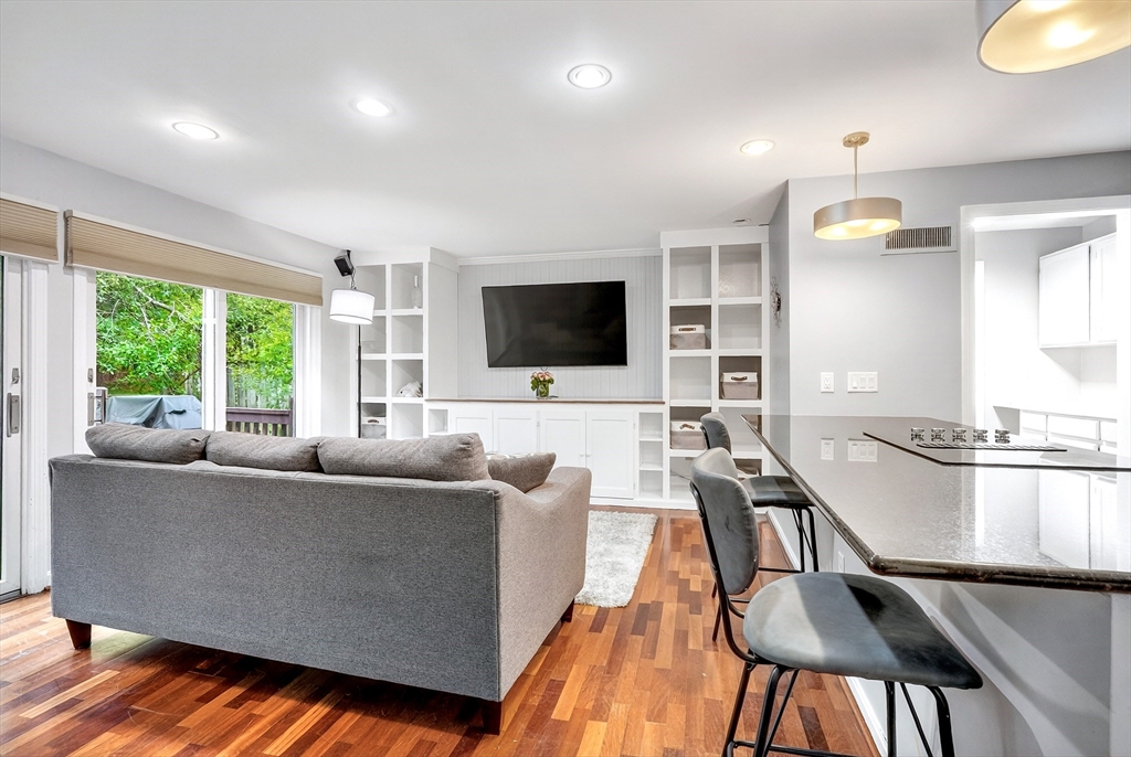 2 Daybreak, Unit 2 Wayland, MA 01778 - Photo 5 of 37