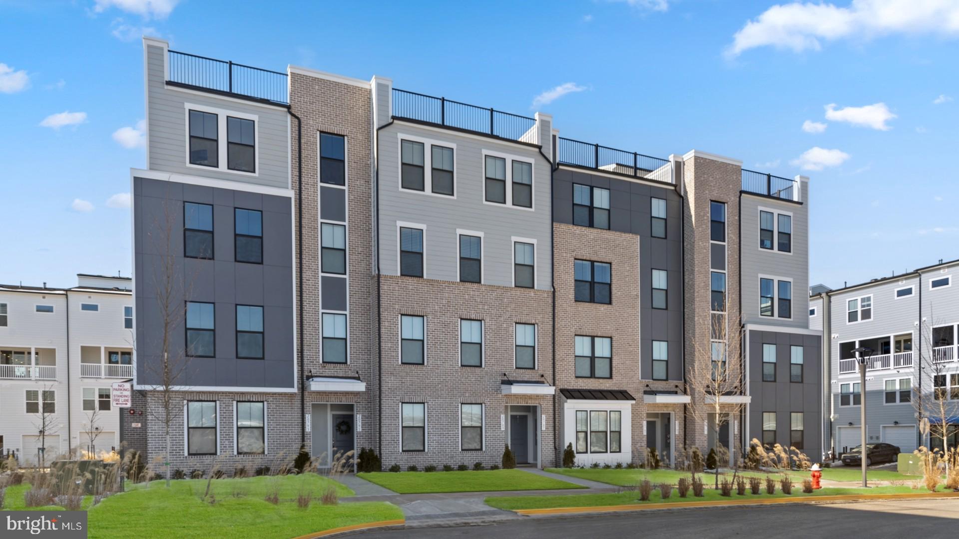 45173 Drowes Terrace Sterling, VA 20166 - Photo 2 of 15