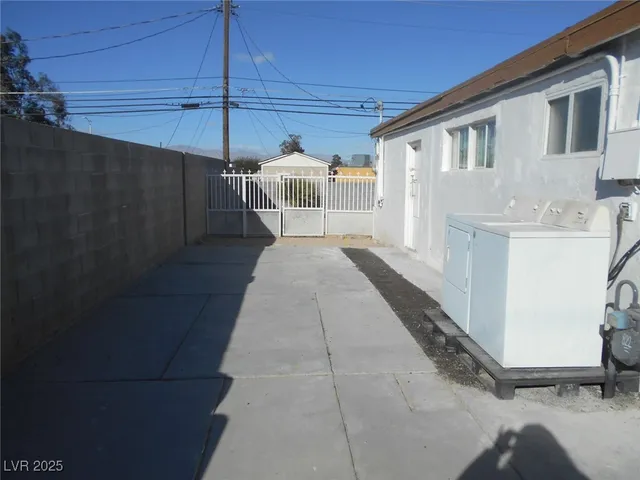 $1,700 | 2137 East St Louis Avenue, Las Vegas, NV 89104
