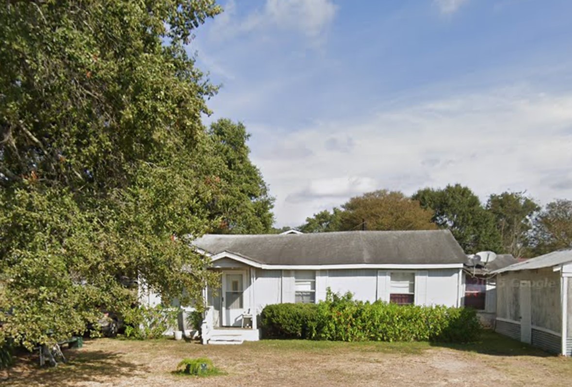 646 Baker Street Hempstead, TX 77445 - Photo 1 of 10