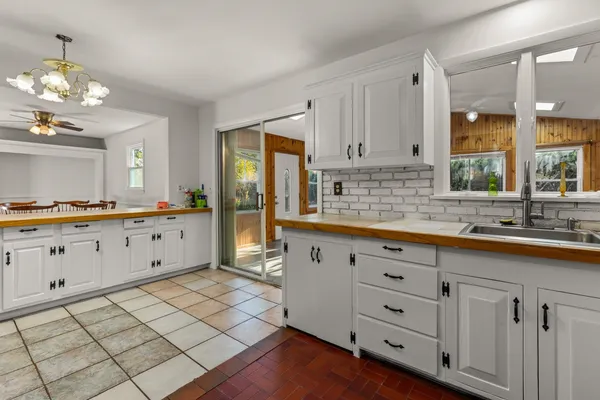 $605,000 | 60 Ocean Road, Greenland, NH 03840