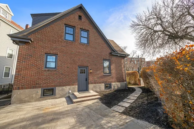 $2,250,000 | 209 High Street, Brookline, MA 02445