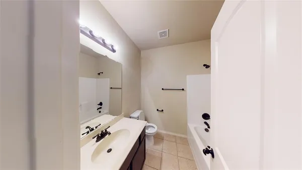 $1,695 | 305 Orbit Drive, Lavon, TX 75166