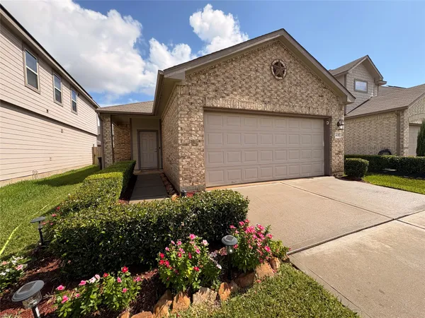$2,200 | 6409 Hollock Meadows Lane, Houston, TX 77048