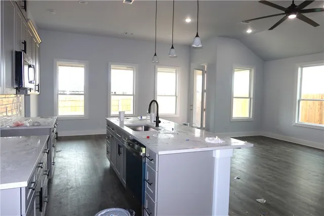 $395,900 | 1963 Cambria Drive, Bryan, TX 77807