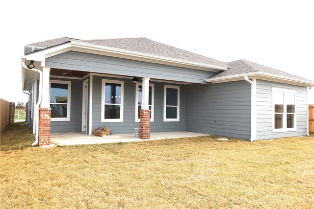 $395,900 | 1963 Cambria Drive, Bryan, TX 77807