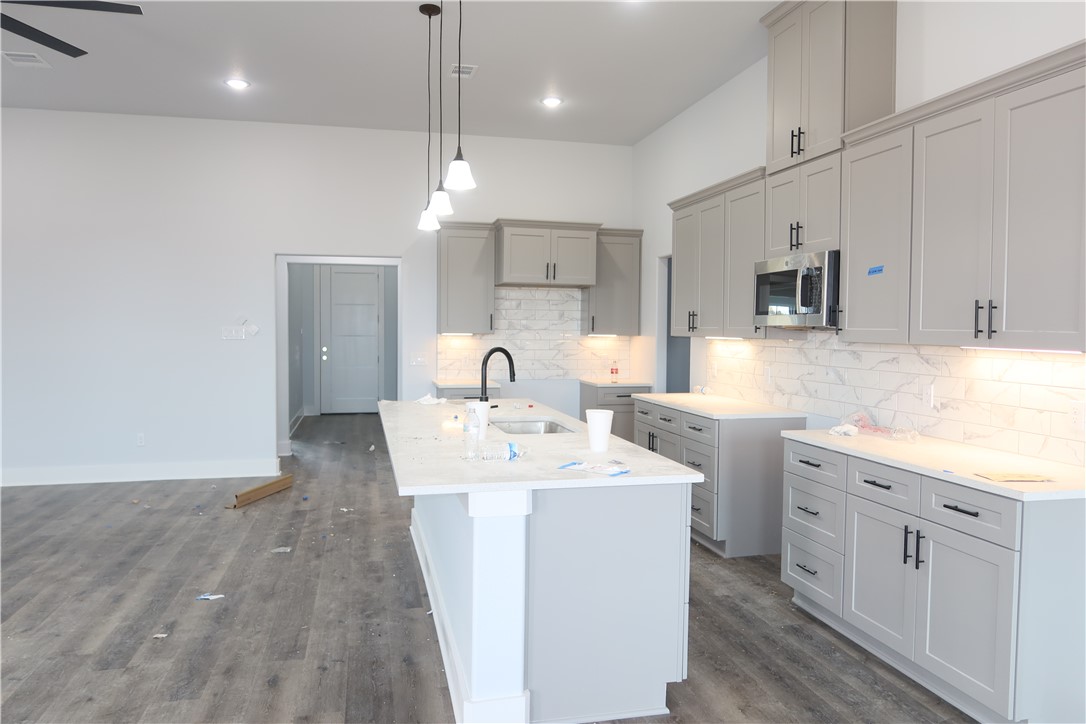 1963 Cambria Drive Bryan, TX 77807 - Photo 7 of 33