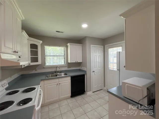 $2,200 | 10722 4 Mile Creek Road, Charlotte, NC 28277