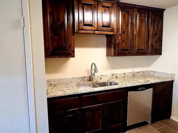 $1,550 | 436 Southwest Thomas Street, Unit A, Burleson, TX 76028