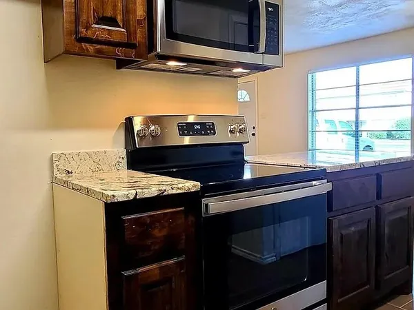$1,550 | 436 Southwest Thomas Street, Unit A, Burleson, TX 76028