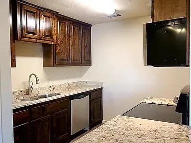 $1,550 | 436 Southwest Thomas Street, Unit A, Burleson, TX 76028