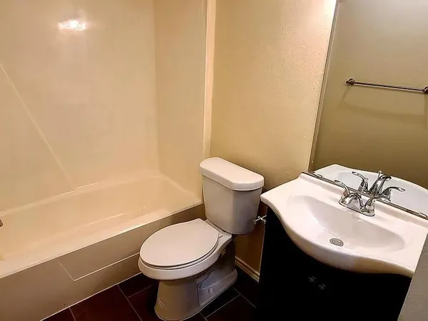 $1,550 | 436 Southwest Thomas Street, Unit A, Burleson, TX 76028