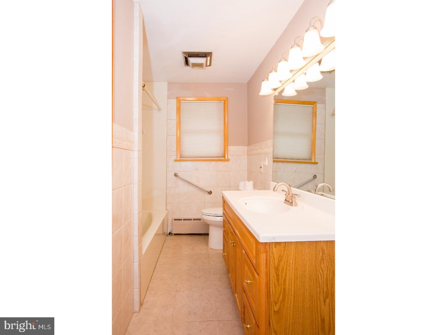 39 Alton Road Hamilton, NJ 08619 - Photo 13 of 20 Bathroom