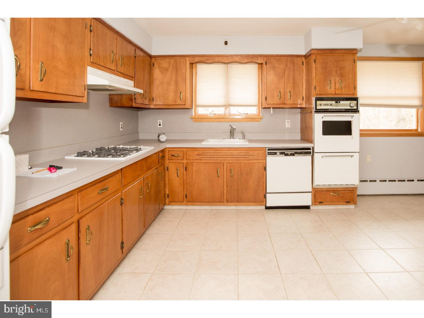 39 Alton Road Hamilton, NJ 08619 - Photo 4 of 20 Kitchen