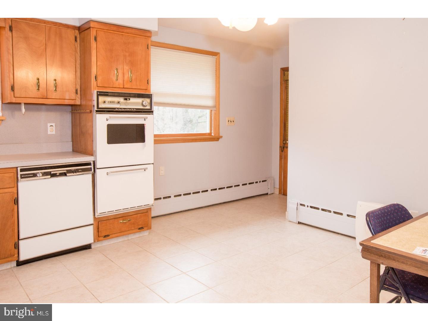 39 Alton Road Hamilton, NJ 08619 - Photo 5 of 20 Kitchen