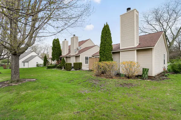 $175,000 | 932 Chase Court, Gurnee, IL 60031