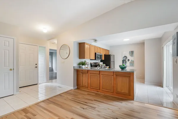 $175,000 | 932 Chase Court, Gurnee, IL 60031