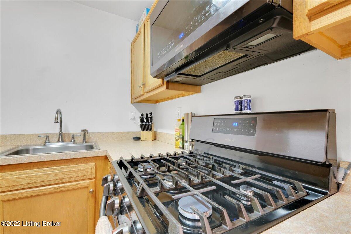3131 Radiance Road Louisville, KY 40220 - Photo 18 of 30 21-3131 Radiance Rd-120