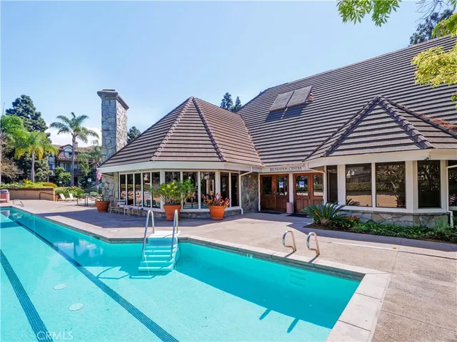 $950,000 | 2595 Plaza Del Amo, Unit 422, Torrance, CA 90503