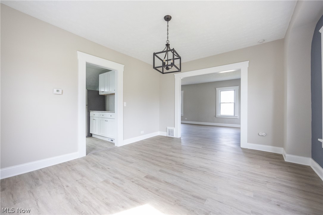 832 Woodview Road Cleveland, OH 44121 - Photo 6 of 25 Gallery Image 6