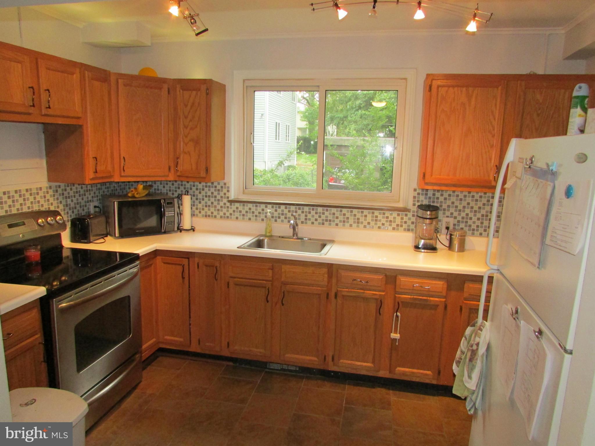 23 Ridge Road, Unit G Greenbelt, MD 20770 - Photo 2 of 13 Kitchen
