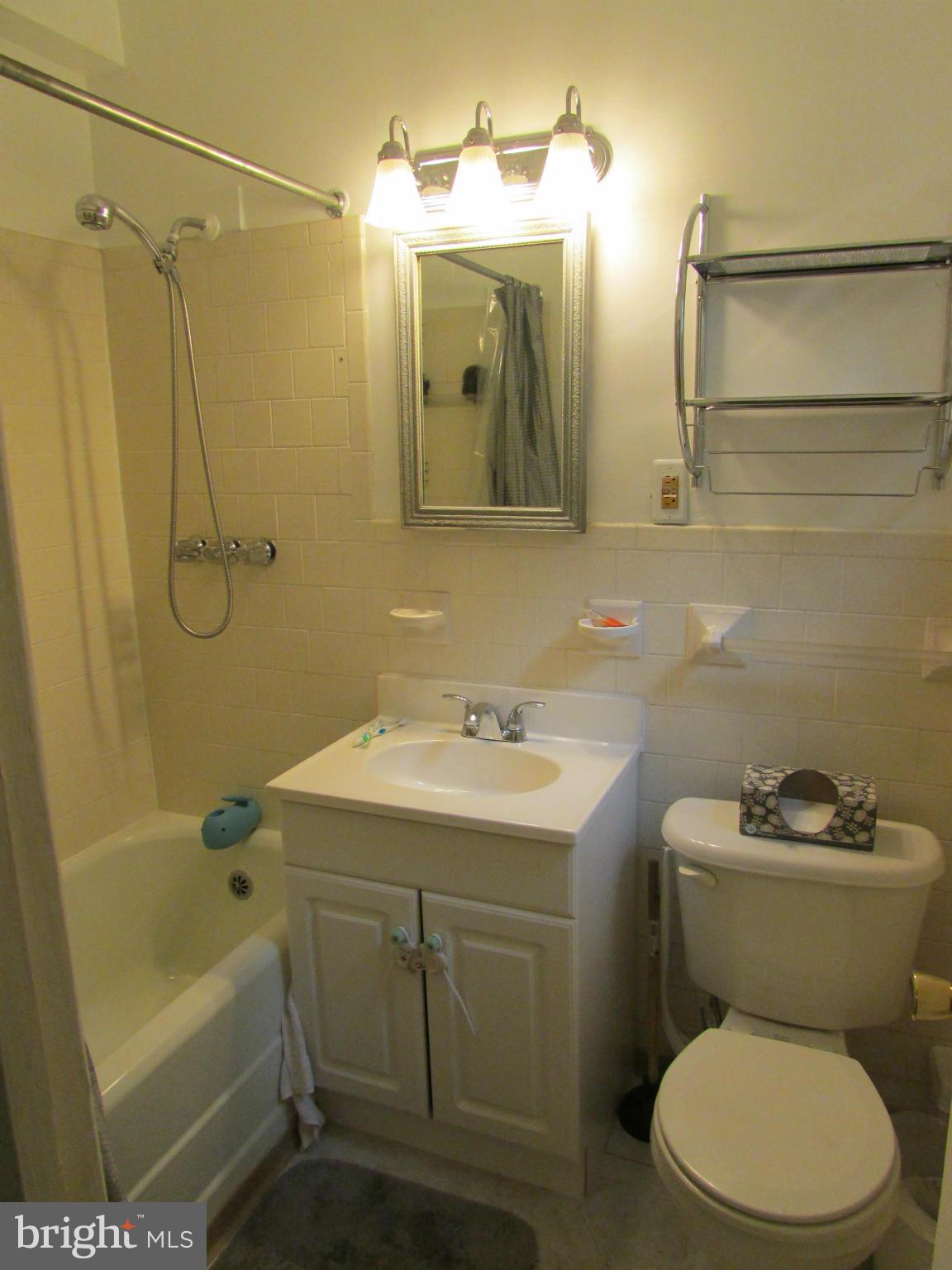 23 Ridge Road, Unit G Greenbelt, MD 20770 - Photo 6 of 13 Bath