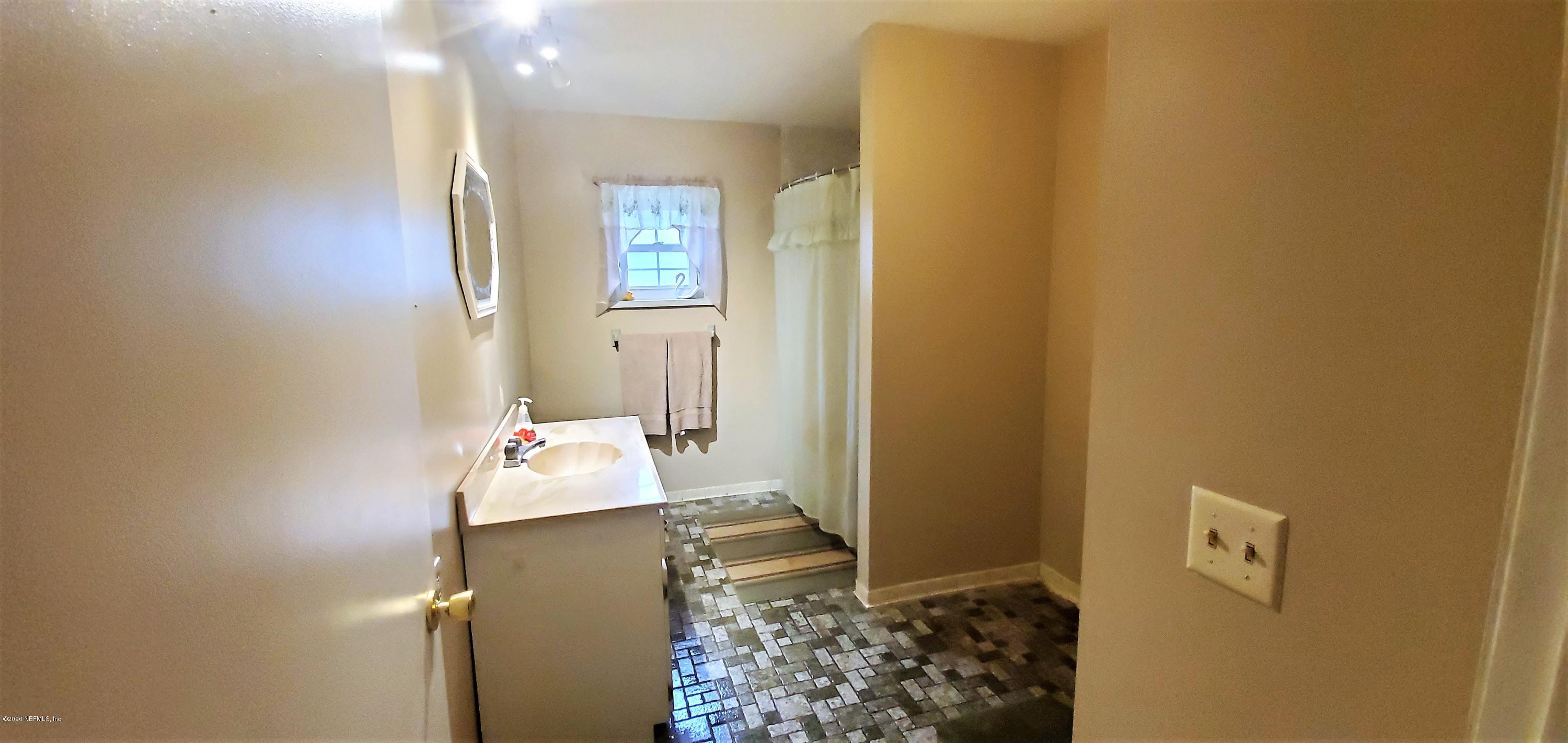 5220 Yellow Water Road Jacksonville, FL 32234 - Photo 13 of 17 guest bathroom