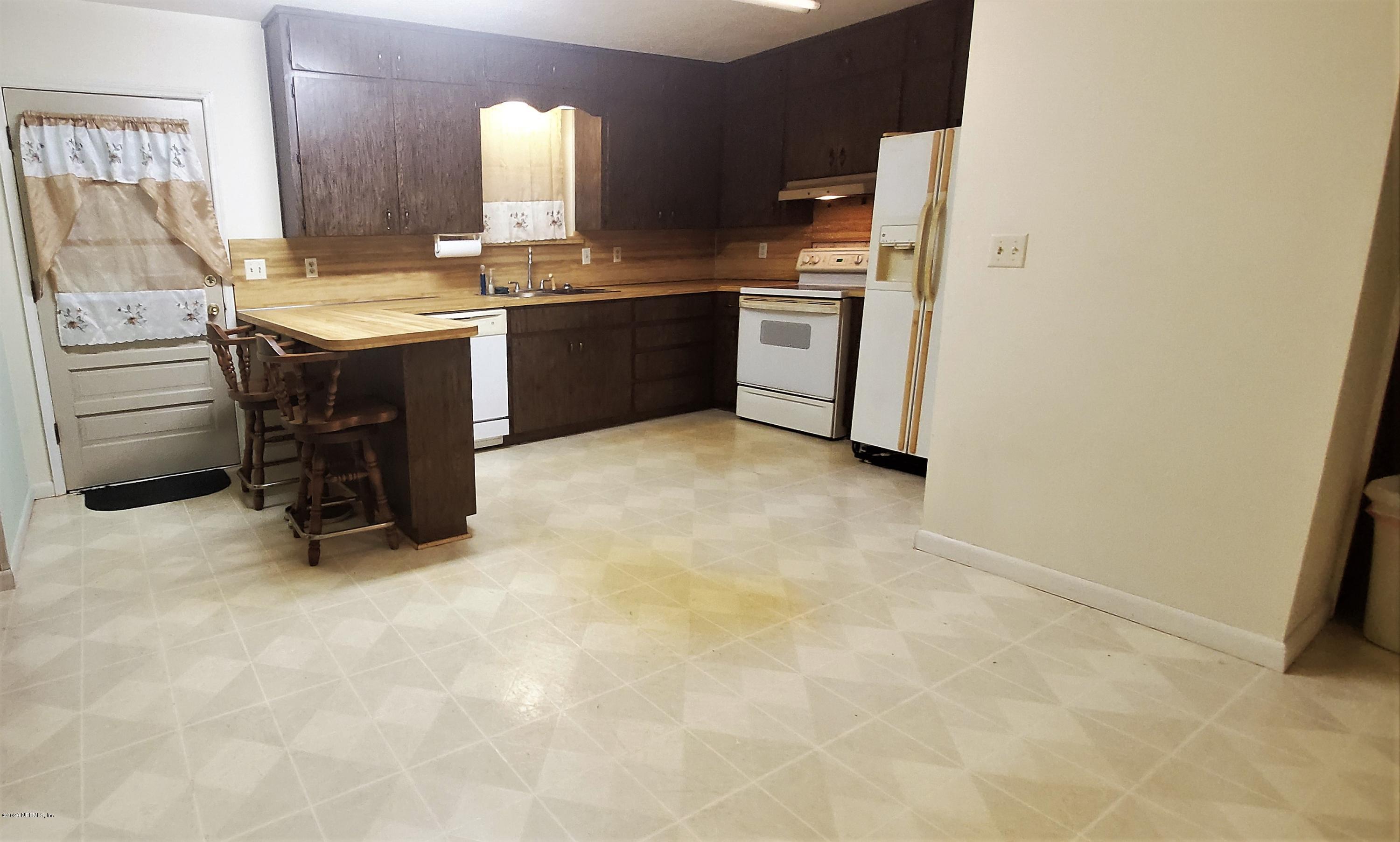 5220 Yellow Water Road Jacksonville, FL 32234 - Photo 8 of 17 kitchen