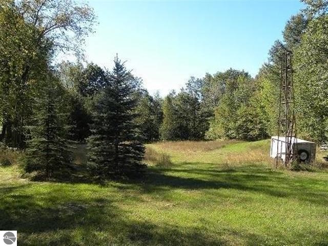8608 South Coolidge Road Farwell, MI 48622 - Photo 12 of 13 1787406-11.JPG