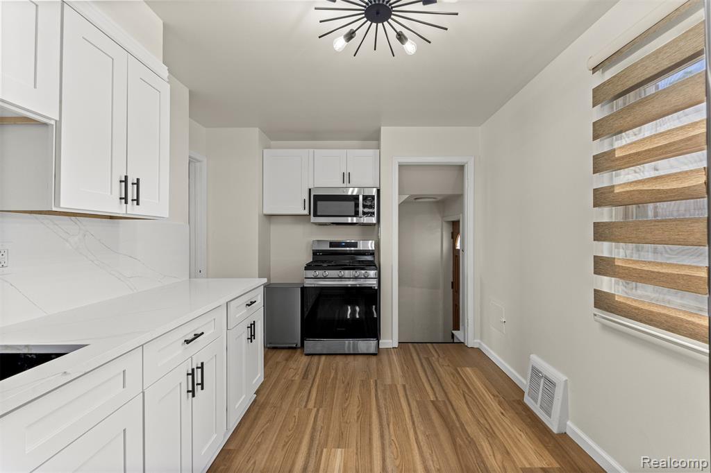 22312 Madison Street Dearborn, MI 48124 - Photo 23 of 47
